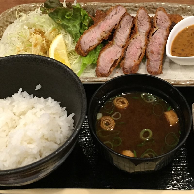 宮崎豚とんかつ定食(宮崎酒場 ゑびす)