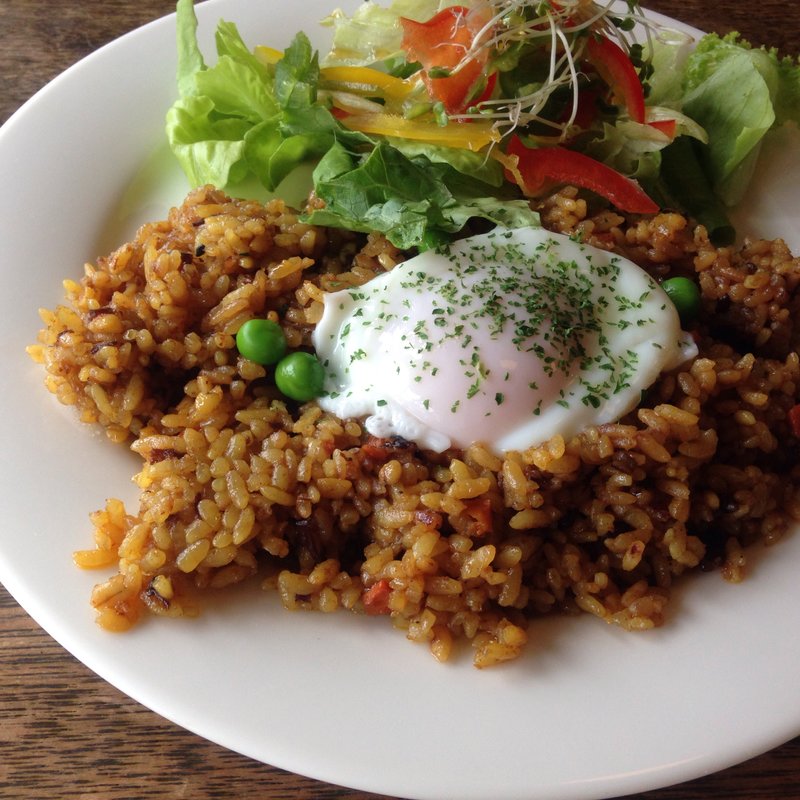 ドライカレー　ポーチドエッグのせ(カフェセントロ)