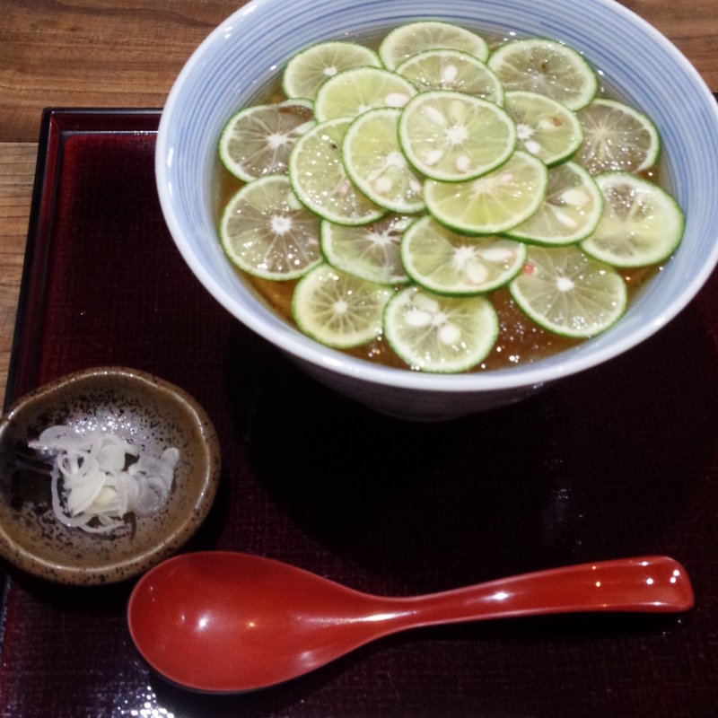 冷やかけすだちそば(手打蕎麦はしば)
