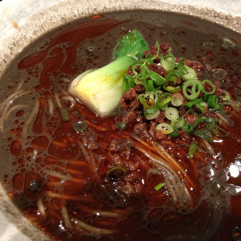黒胡麻香る担々麺(名家 華中華 イーマ本店)