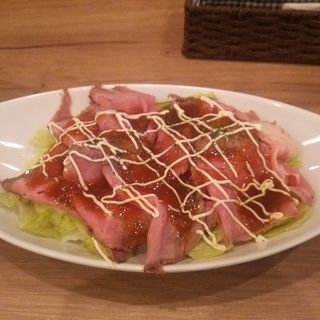 本日のラベラスペシャル丼　ローストビーフ丼(上尾ワインバル ラベラ)