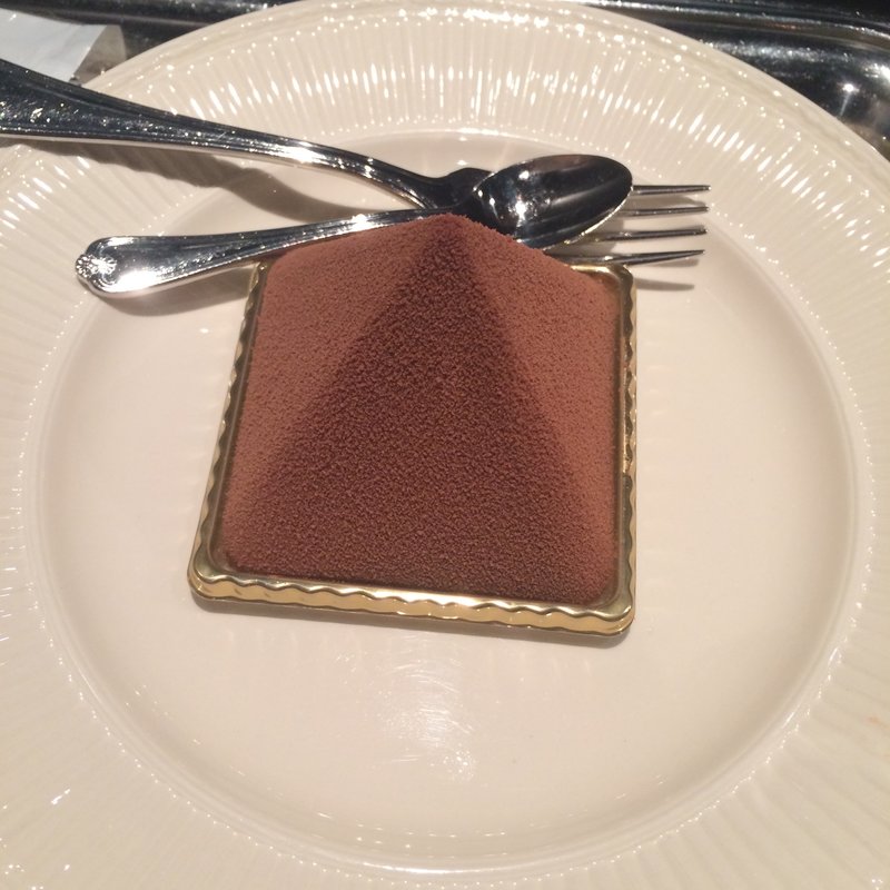 ピラミッド(オ・グルニエ・ドール （PATISSERIE AU GRENIER D'OR）)