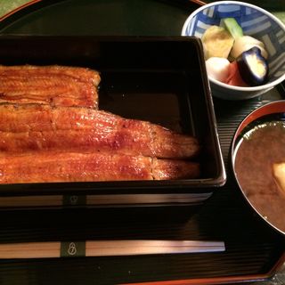 鰻丼(秋本 （あきもと）)
