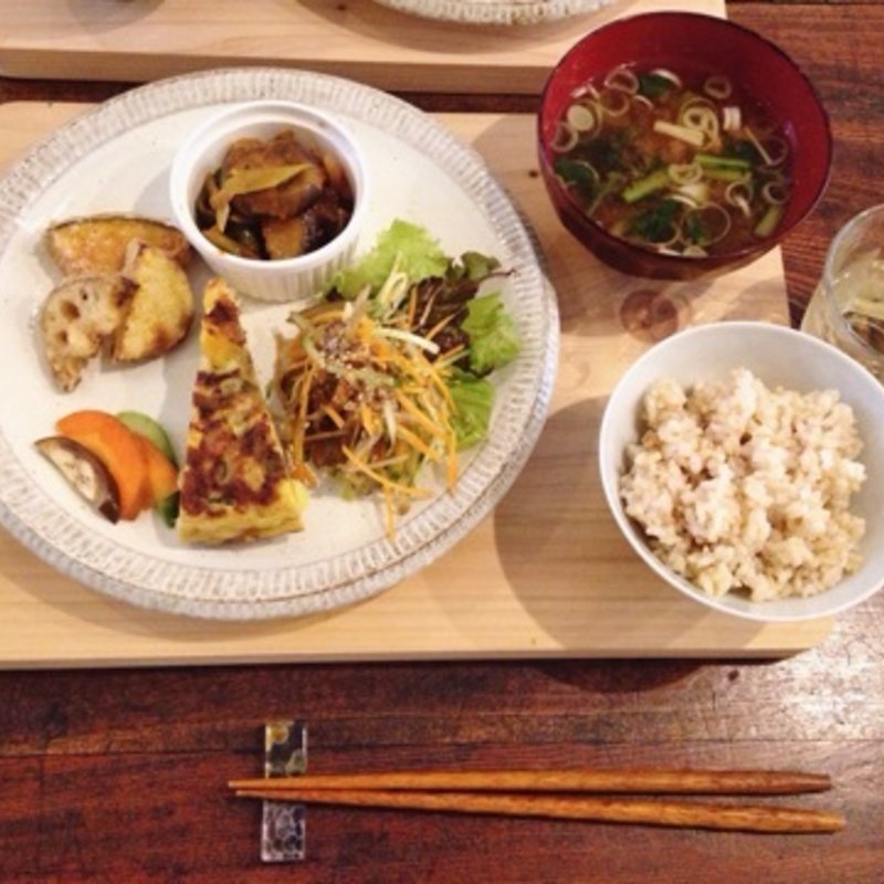 4種のおそうざいとおひつごはんのセット(from a&e cafe （フロマエカフェ）)