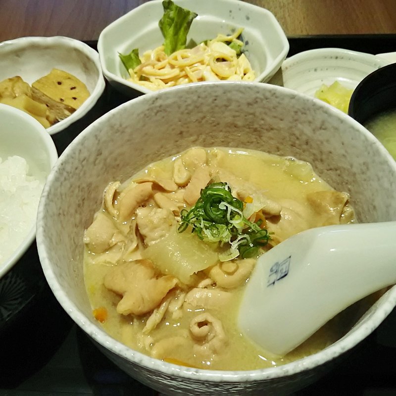 モツ煮込み定食(やどかり 本店 )
