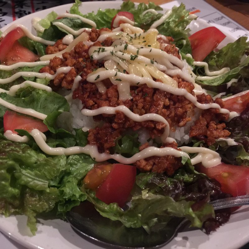 タコライス(炭火やきとり 火の鳥)