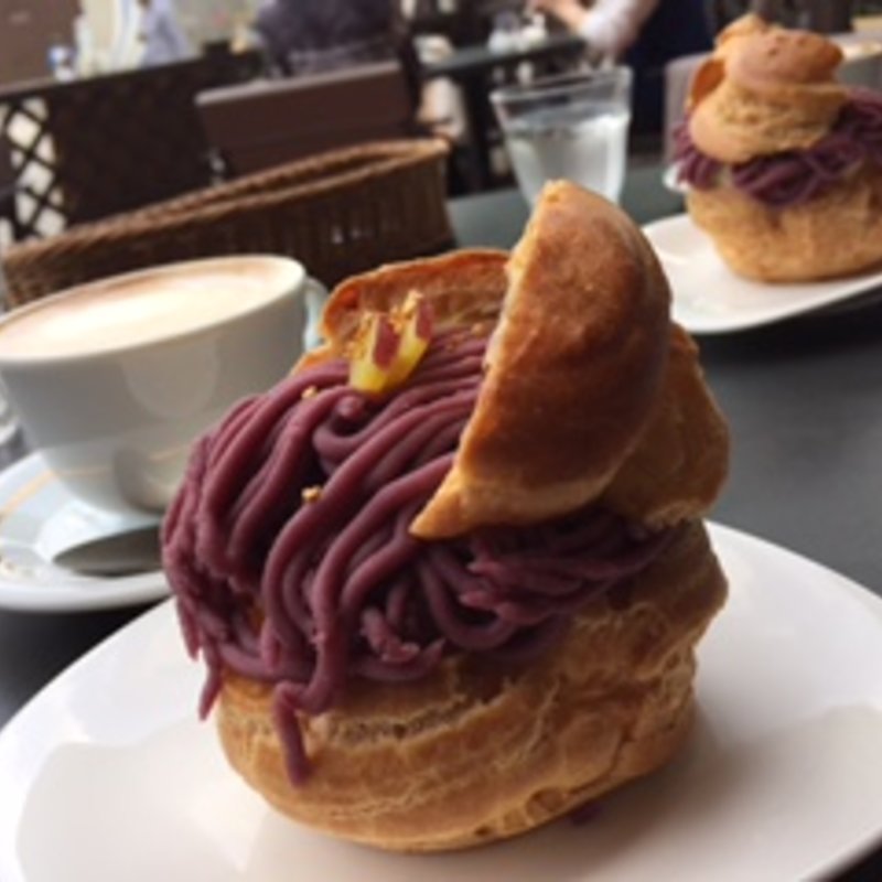 紫芋のモンブランシュー（ケーキセット）(レ・クアトロ・スタジオー二)