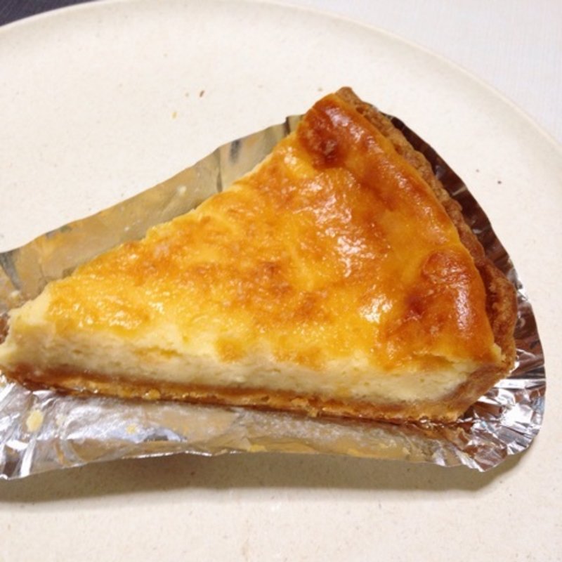 グリュイエルチーズのタルト(やき菓子 野里)