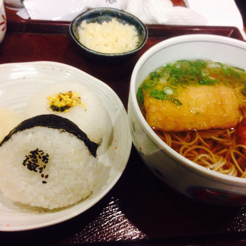 おにぎり定食(そば処 そば辰)