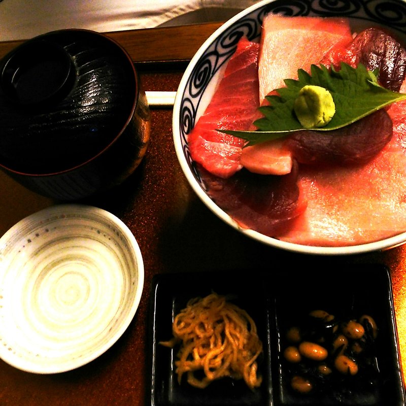 三色丼(ぢんげる)