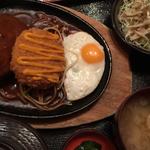 チーズ入りコロッケとハンバーグ定食(味里 神明台店 （みさと）)