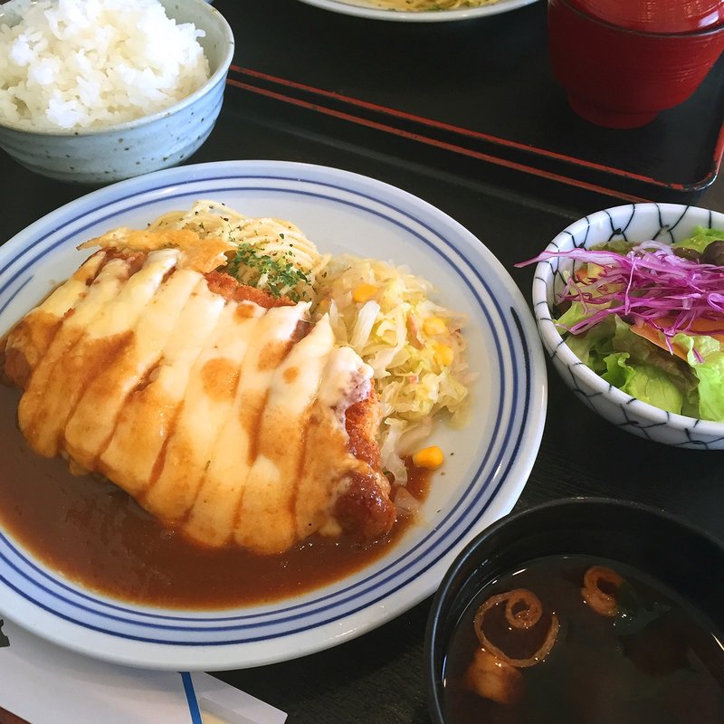 ポークカツレツチーズのせ焼き(手づくり洋食屋 手塚 （テヅカ）)
