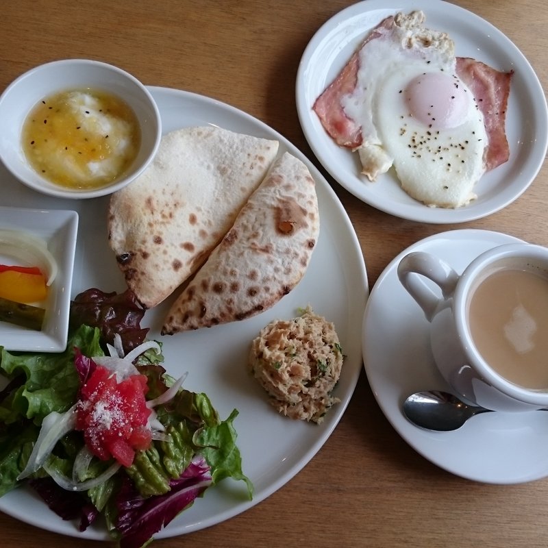 モーニングセット ベーコンエッグ付(カフィート ハグ （Cafeat Hug）)