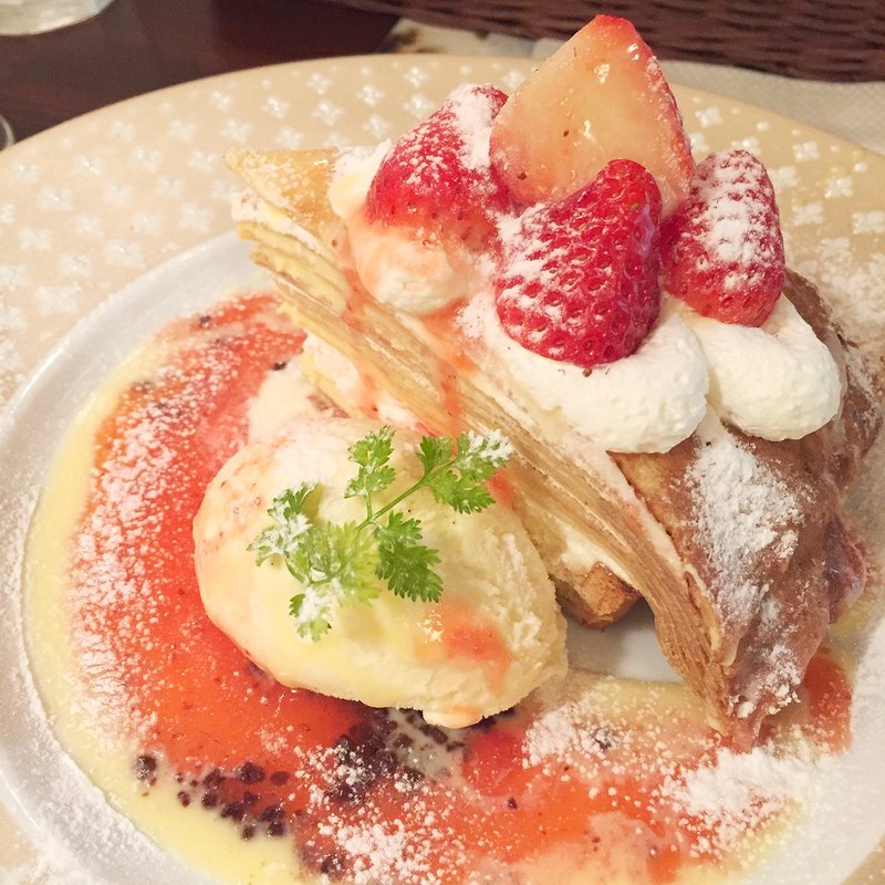 苺のミルクレープタルト(クレープリー 京都シャンデレール )