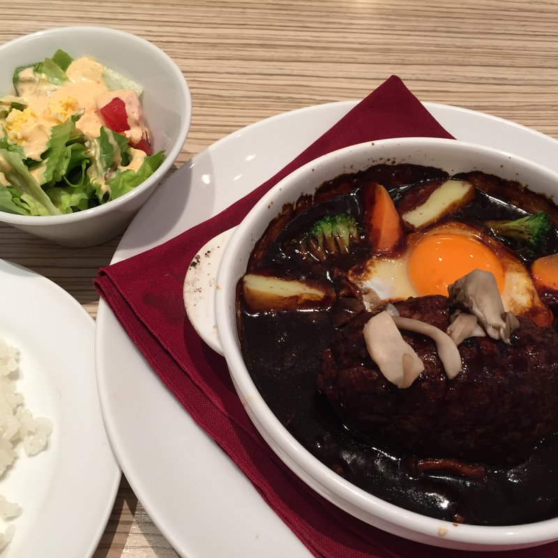 国産牛の煮込みハンバーグステーキ(丸の内ディンドングランデュオ蒲田店)