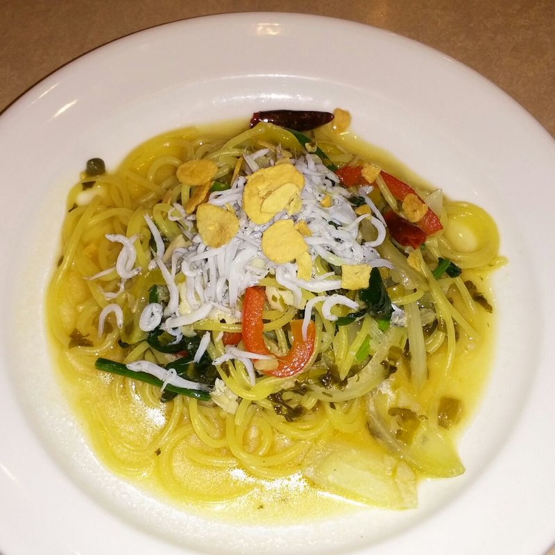 獲れたて鮮魚と高菜・シラスのアーリオ・オーリオ(HEAVEN'S　KITCHEN　ひがしのたまご店)