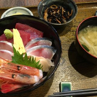 海鮮丼(河童土器屋)