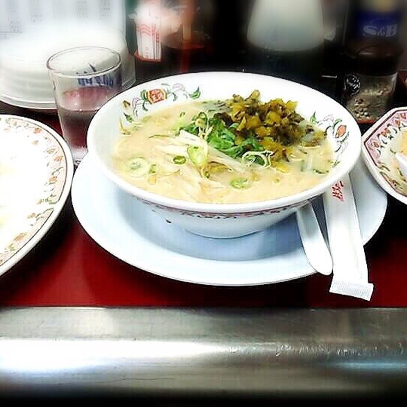 お昼のランチ(高菜ラーメンと焼飯) 餃子(餃子の王将 山科駅前店 )