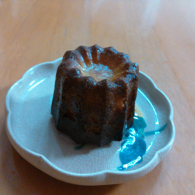 カヌレナチュ－ル(パティスリー サダハル アオキ パリ 丸の内店)