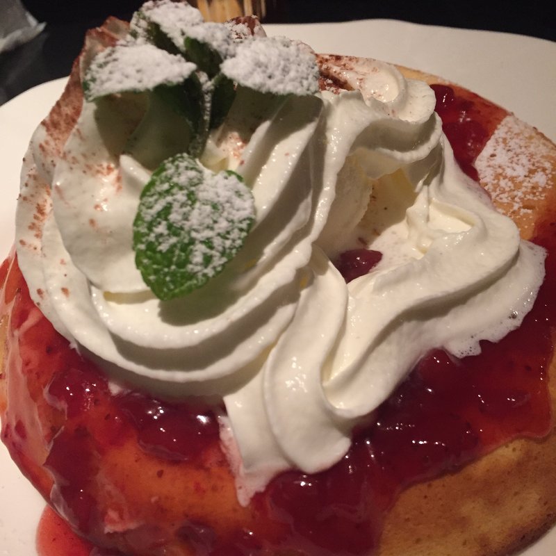 マスカルポーネとベリーのパンケーキ(Sunny （サニー）)