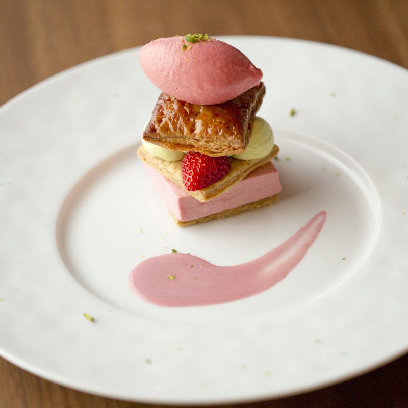 苺のムース　パイと共に(DUMAS （デュマ）)