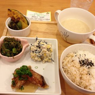本日のお勧め　1汁4菜　ゆるベジセット(お惣菜カフェ　ＨＡＯ)