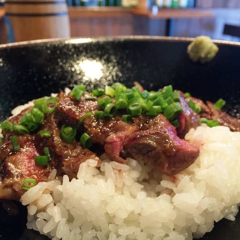 リブロースステーキ丼(一の屋・人形町バル)