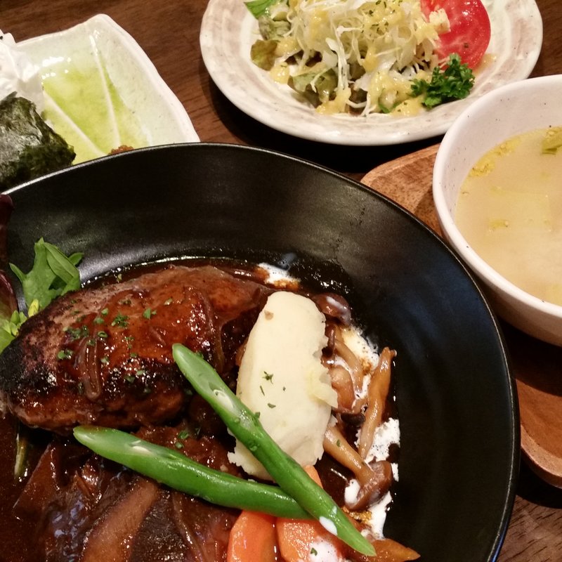 牛タンとハンバーグ(ことり亭)