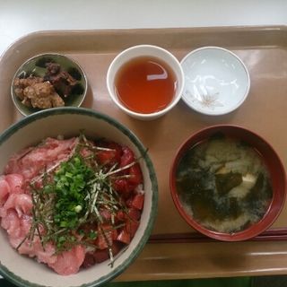三色丼セット(浜町食堂)