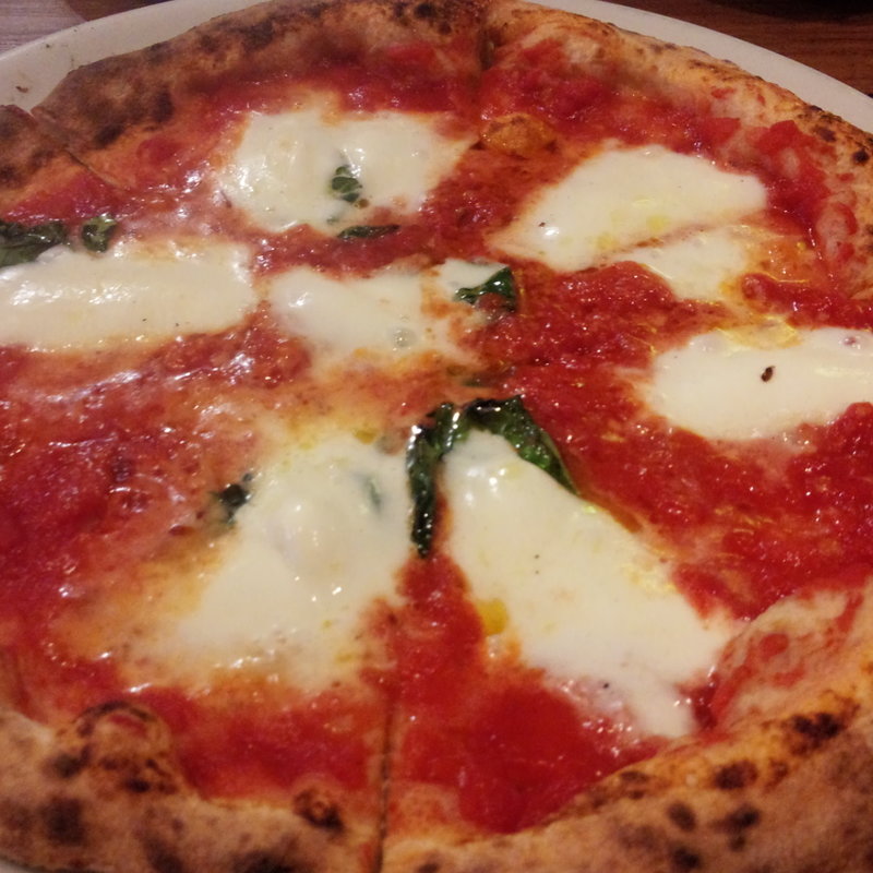 濃厚水牛モッァレラのマルゲリータ(ピッツェリア エ トラットリア ダ マサニエッロ)