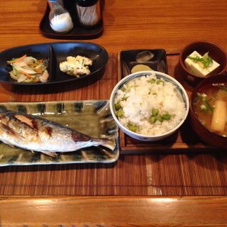 魚定食(もんち )