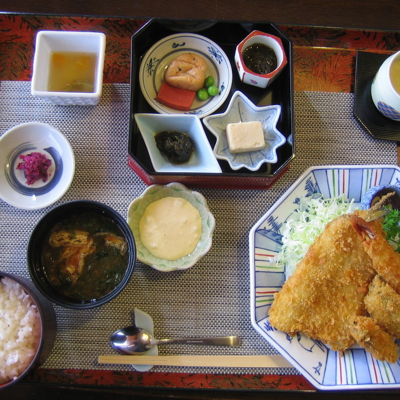 ミックスフライ御膳(海老・魚・カキ)(みやま亭)