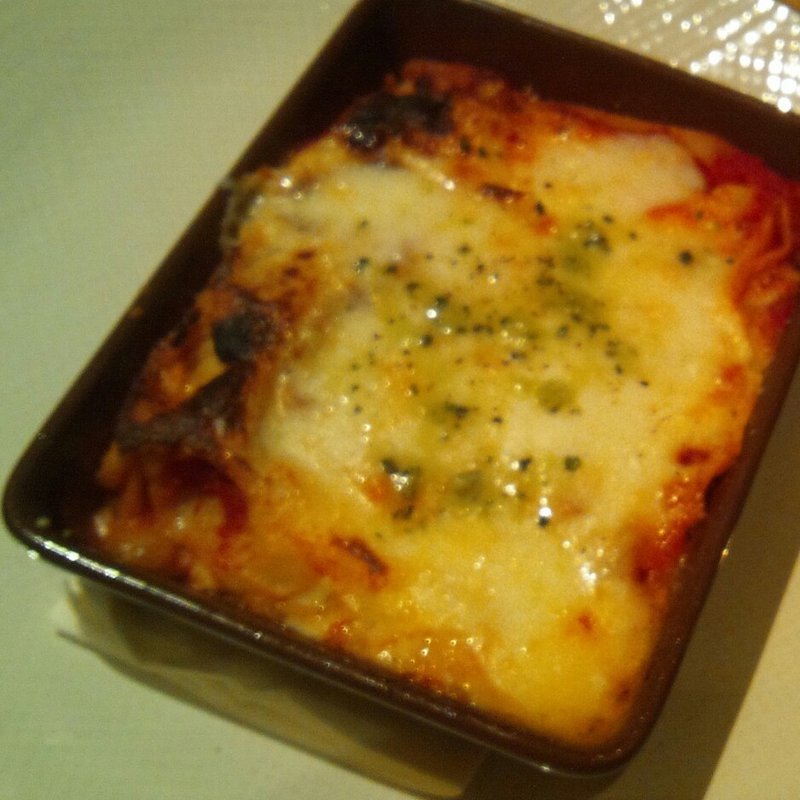 水牛モッツァレラチーズとミートソースのラザニア(オービカ モッツァレラバー 六本木ヒルズ店 （OBIKA MOZZARELLA BAR）)