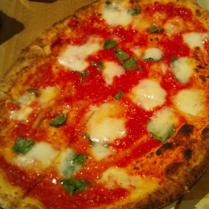 Pizza クラシカ(オービカ モッツァレラバー 六本木ヒルズ店 （OBIKA MOZZARELLA BAR）)