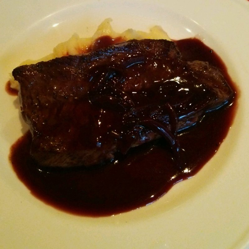 牛ハラミステーキ(パリ４区)