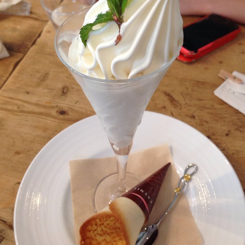 CREMIA（クレミア）～ラングドシャコーンを添えて～(SILKREAM)