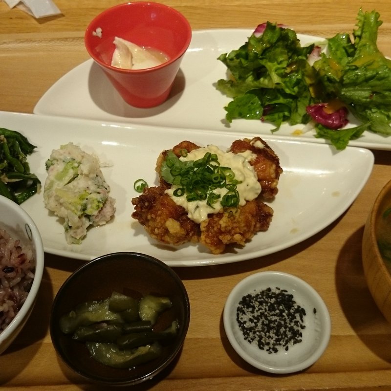 チキン南蛮定食(おぼんDeご飯　成田空港店)