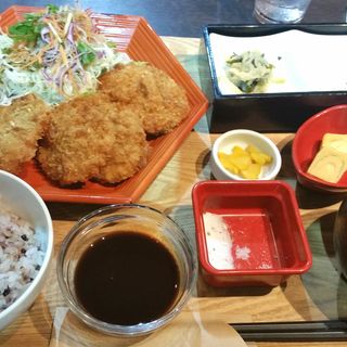 選べるソースの一口ヒレカツ　定食(梅田　阪急三番街　リバーカフェ)
