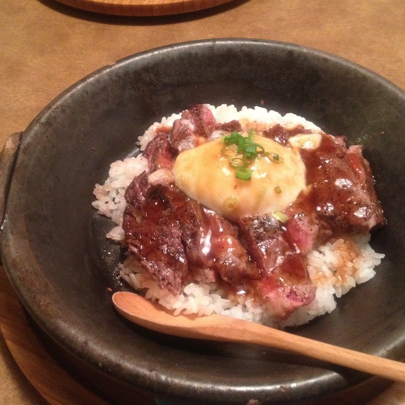 とろ- りたまご ステーキ丼(レストランＨＡＭＡ)