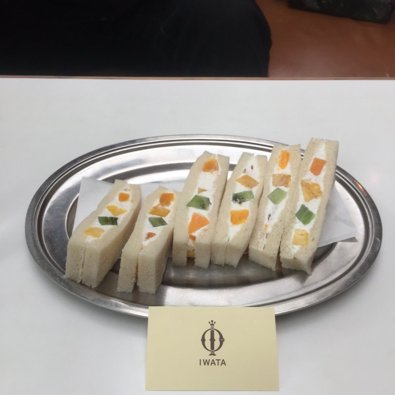 フルーツサンド(イワタコーヒー店)