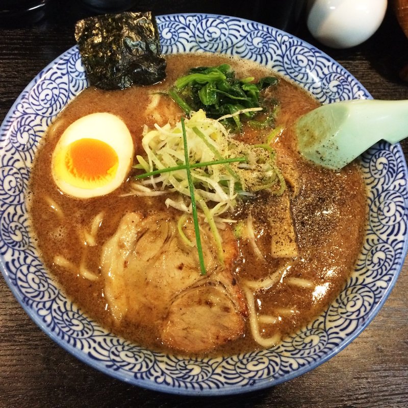 らーめん　豚骨魚介(麺屋青山 本店)
