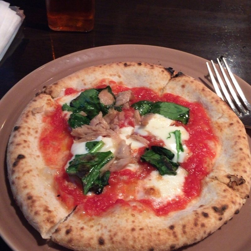 ツナとほうれん草のモッツァレラピッツア(メルジェリーナ)