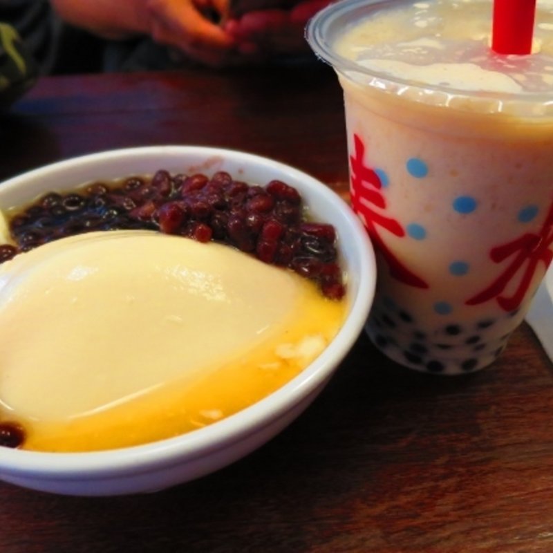 タビオカ豆花セット 豆花（十勝産大納言小豆とタピオカ）＆ジャスミンタピオカミルクティー(春水堂 代官山店)