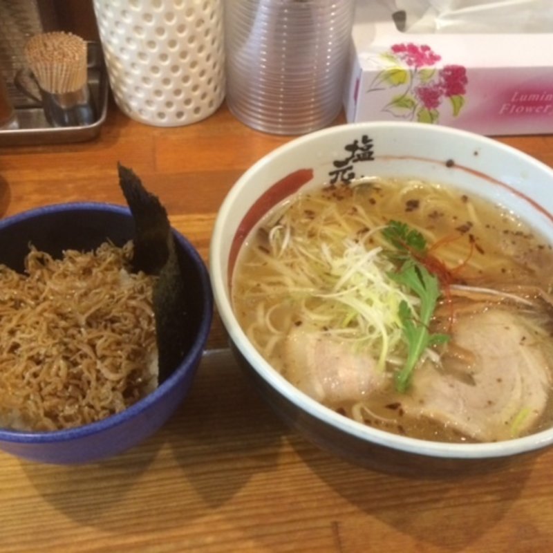 Bセット（塩ラーメンとじゃこめし定食）(塩元帥 本店 （しおげんすい）)