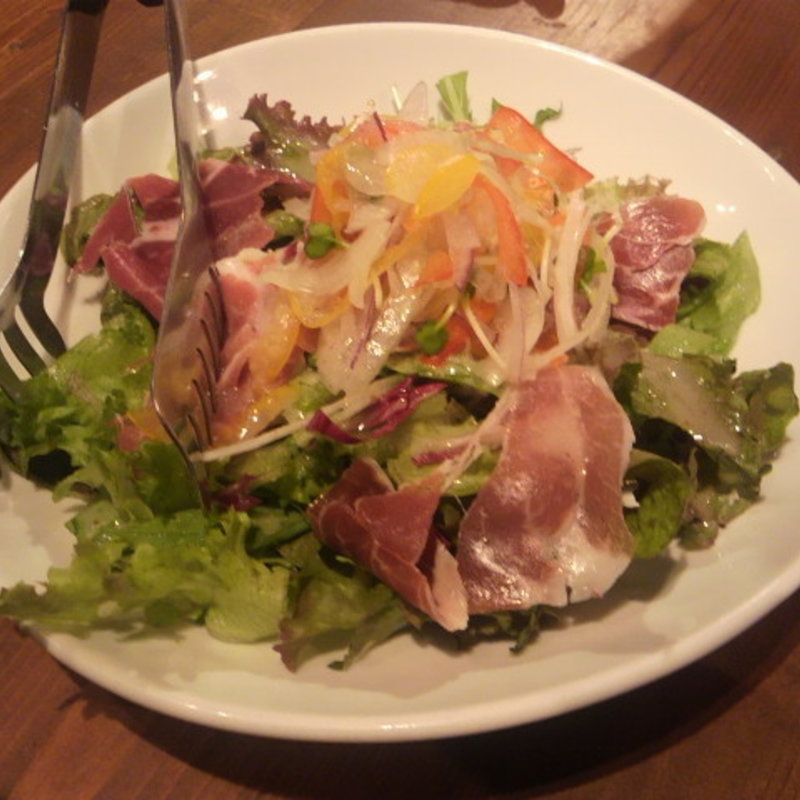生ハムサラダ　ハーフサイズ(センバキッチン 北梅田店)