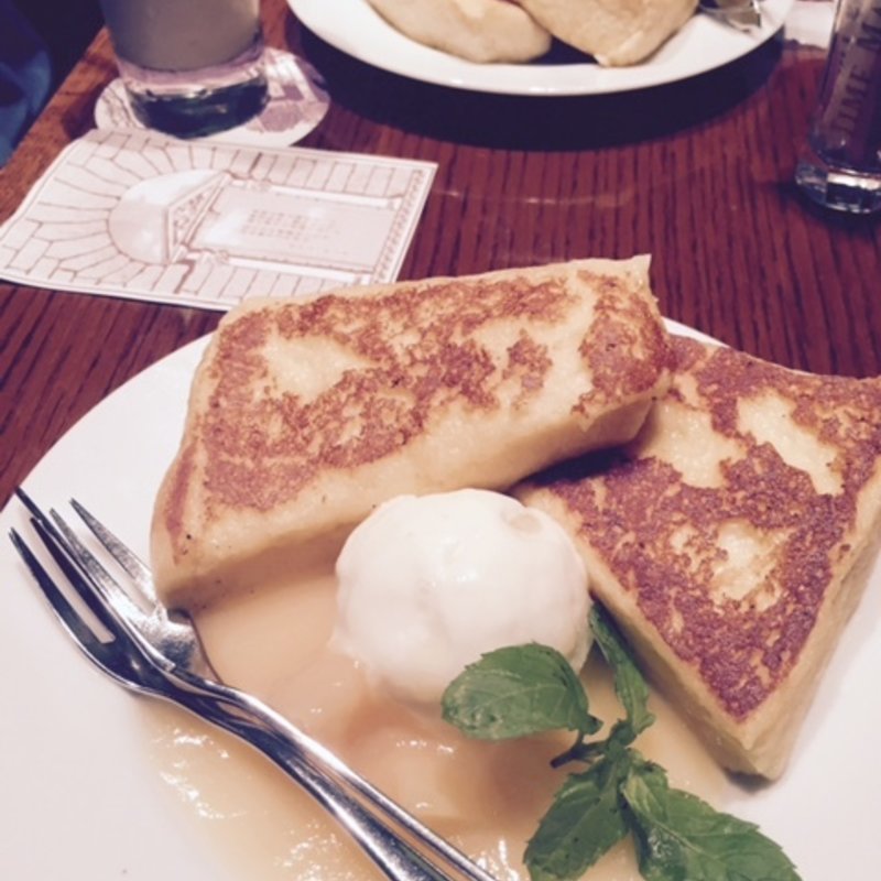 白桃ソース＆フローズンヨーグルトのフレンチトースト(CAFE AALIYA)