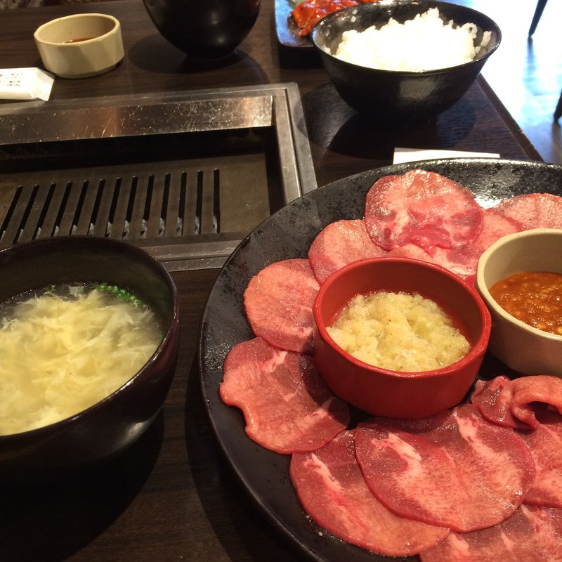 タン塩定食(俺の焼肉 銀座9丁目)