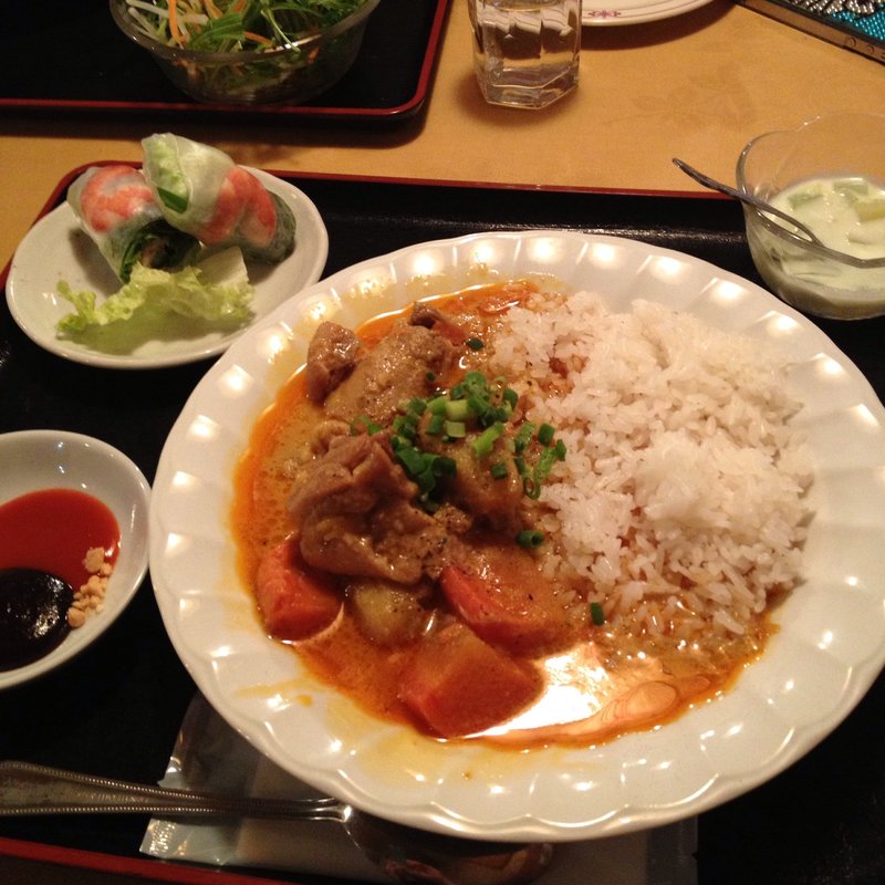 平日ランチ チキンカレーライス＋生春巻き＋デザート(サイゴン・レストラン)