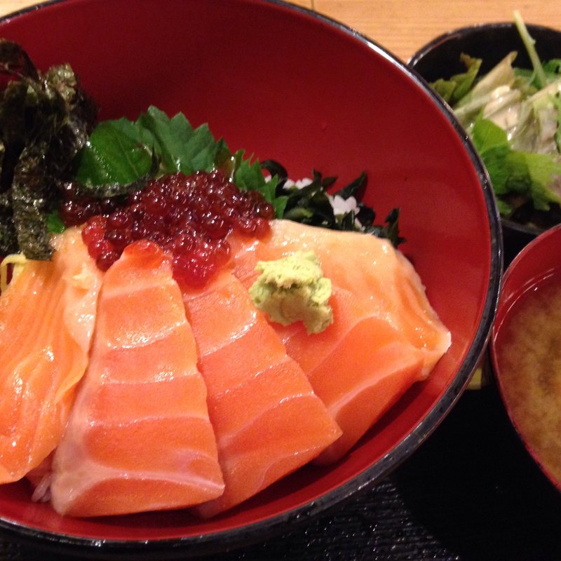 サーモンいくら丼(炉端かば 池袋サンシャイン60店)