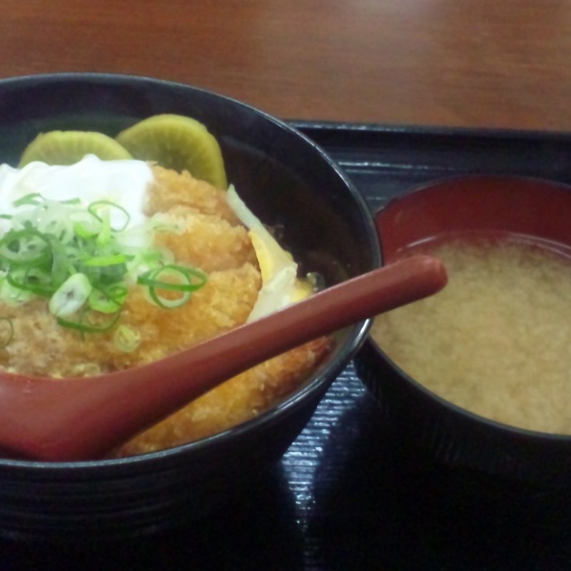 エビフライ丼(滿福食堂　勝ちゃん)